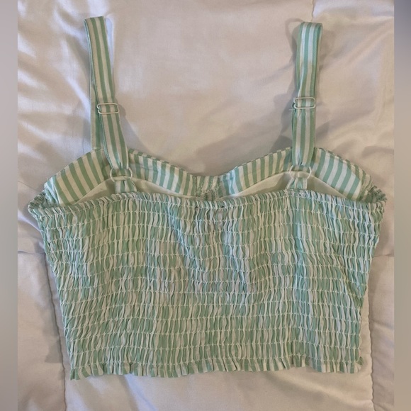 Green crop top - Picture 6 of 11